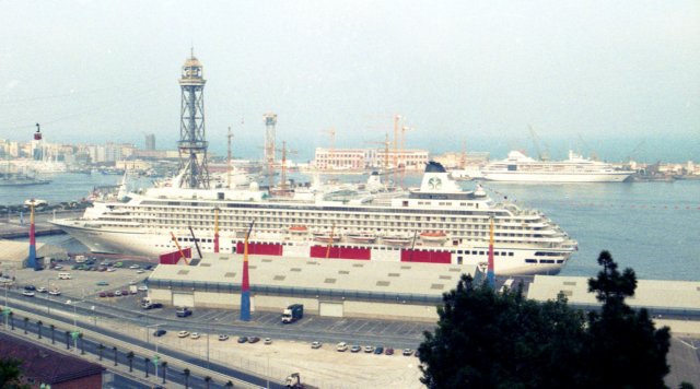 bcn1992235.jpg